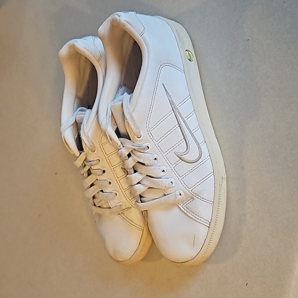 Nike Shoes - Nike Court tradition sneakers